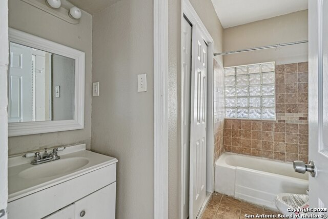 Image 19 of 25 For 119 Cincinnati