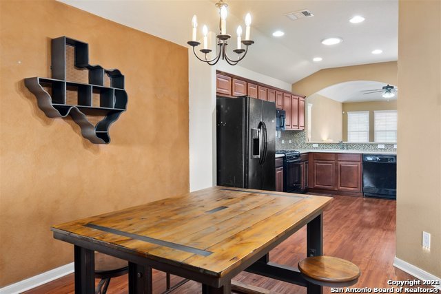 Image 11 of 27 For 1058 Stone Branch