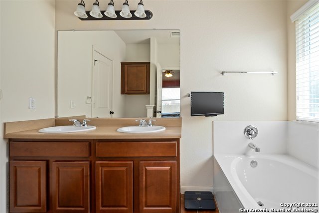 Image 16 of 27 For 1058 Stone Branch