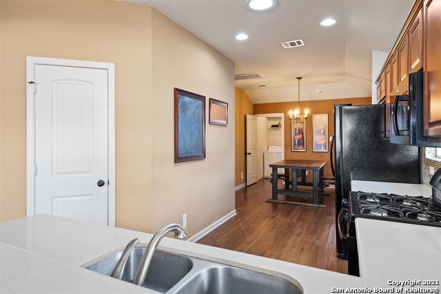 Image 8 of 27 For 1058 Stone Branch