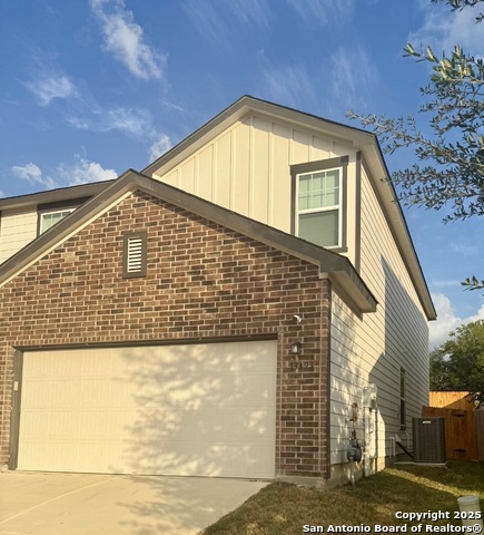 Listing photo id 1 for 13423 Summer Light