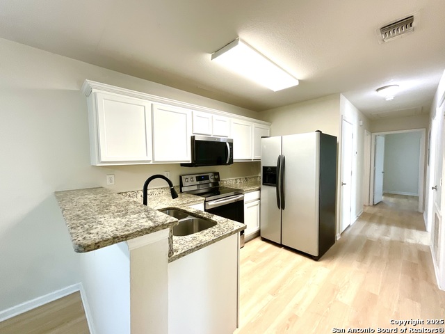 Listing photo id 10 for 1611 Navidad St N 201