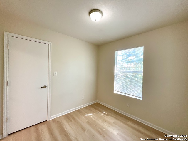 Listing photo id 11 for 1611 Navidad St N 201