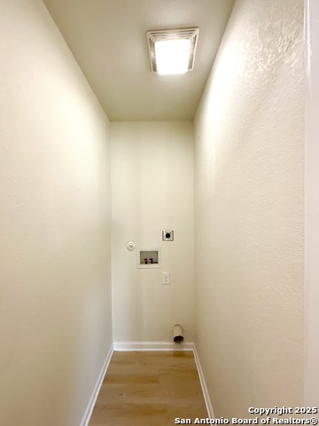 Listing photo id 14 for 1611 Navidad St N 201