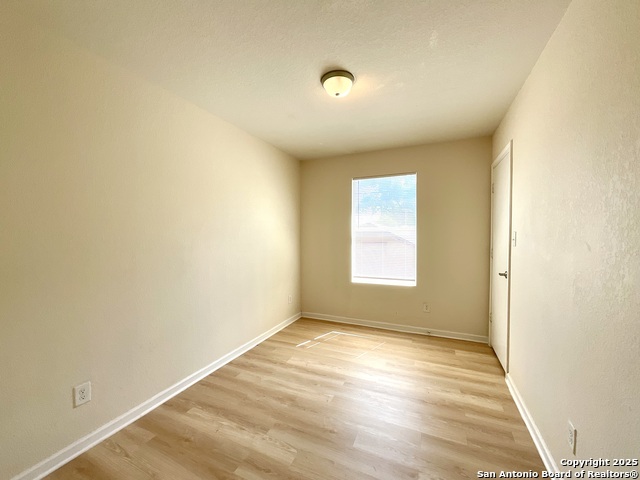 Listing photo id 15 for 1611 Navidad St N 201