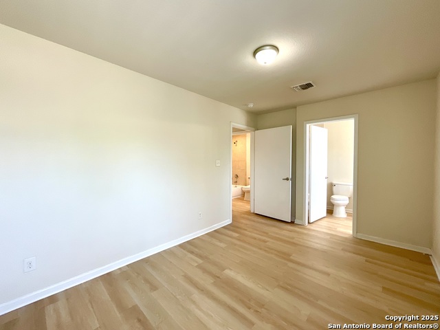 Listing photo id 20 for 1611 Navidad St N 201