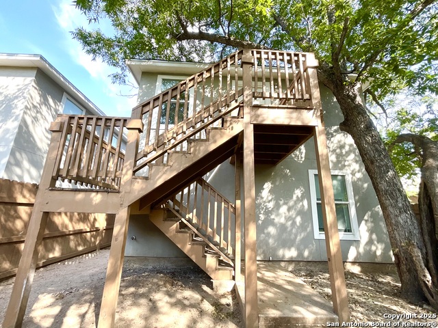 Listing photo id 3 for 1611 Navidad St N 201