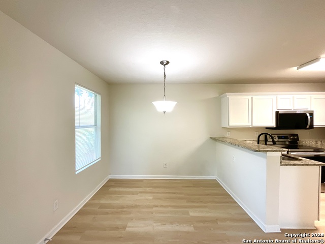 Listing photo id 6 for 1611 Navidad St N 201