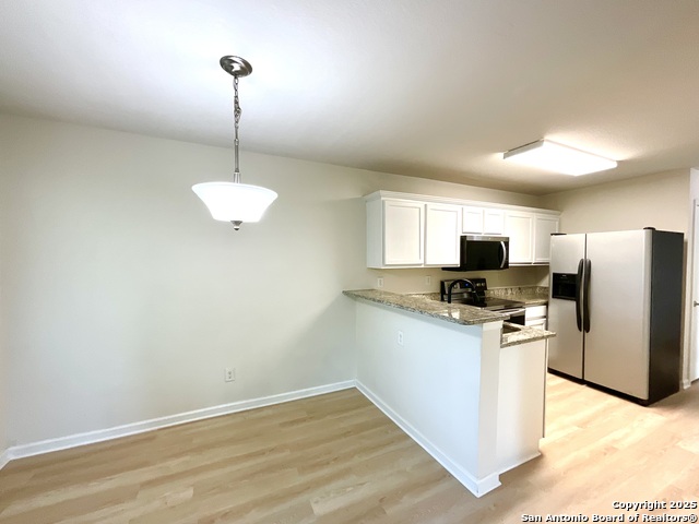 Listing photo id 7 for 1611 Navidad St N 201