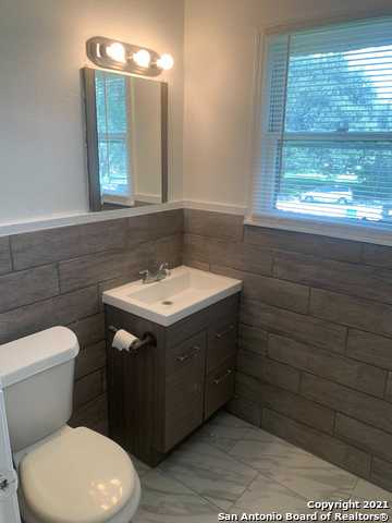 Image 11 of 16 For 100 Senisa Dr  3