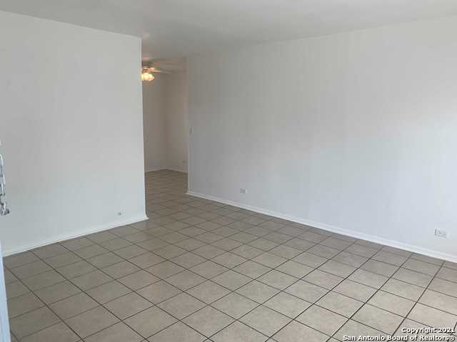 Image 3 of 16 For 100 Senisa Dr  3