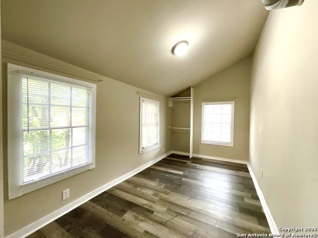 Image 13 of 29 For 514 Olive N