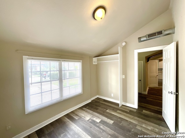 Image 8 of 29 For 514 Olive N