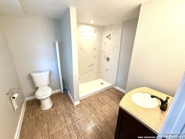 Listing photo id 8 for 602 Lovett 1