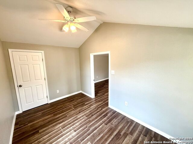 Listing photo id 12 for 602 Lovett 1