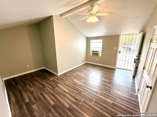Listing photo id 1 for 602 Lovett 1