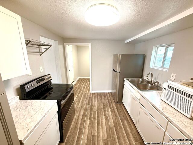 Listing photo id 5 for 602 Lovett 1