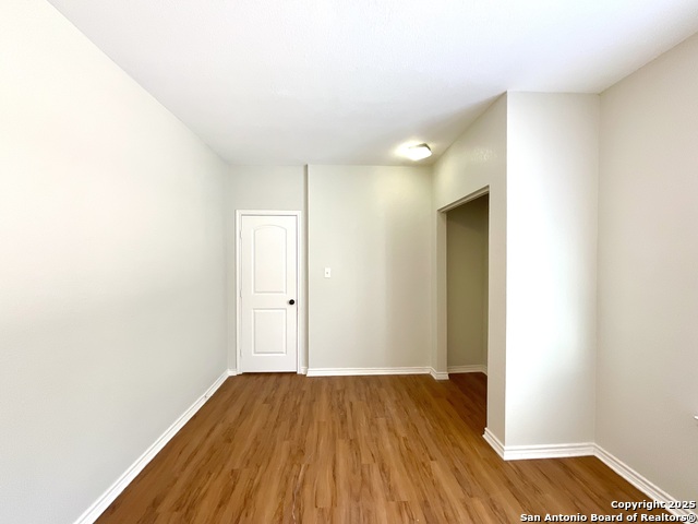 Image 14 of 26 For 1409 Woodlawn Avenue W 5