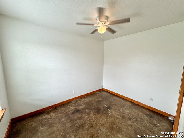 Image 7 of 18 For 573 Texas 97  109