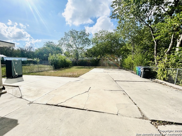 Image 19 of 19 For 614 El Monte