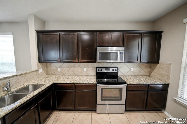 Image 16 of 47 For 478 Walnut