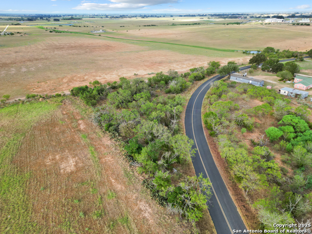 Listing photo id 0 for 5835 Hardy Rd