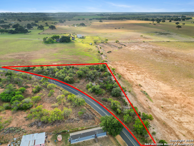 Listing photo id 3 for 5835 Hardy Rd