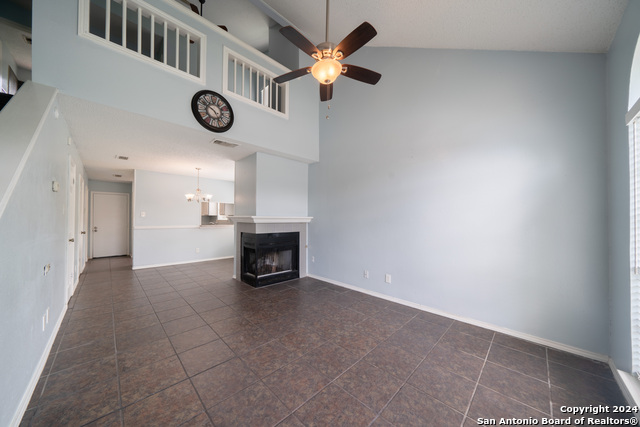 Listing photo id 9 for 609 Meadow Gate