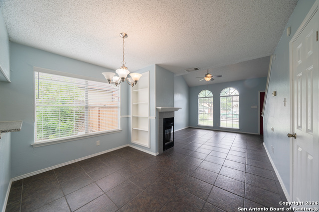 Listing photo id 10 for 609 Meadow Gate