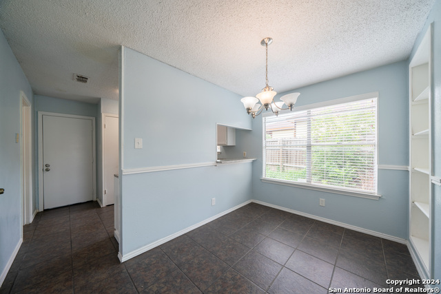 Listing photo id 11 for 609 Meadow Gate