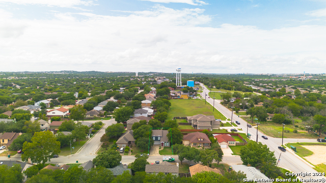 Listing photo id 20 for 609 Meadow Gate