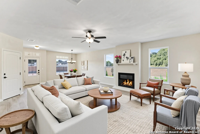 Listing photo id 8 for 319 Club View E
