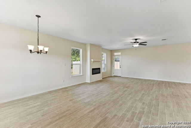 Listing photo id 10 for 319 Club View E