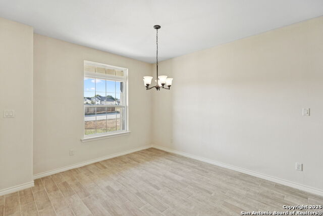 Listing photo id 13 for 319 Club View E
