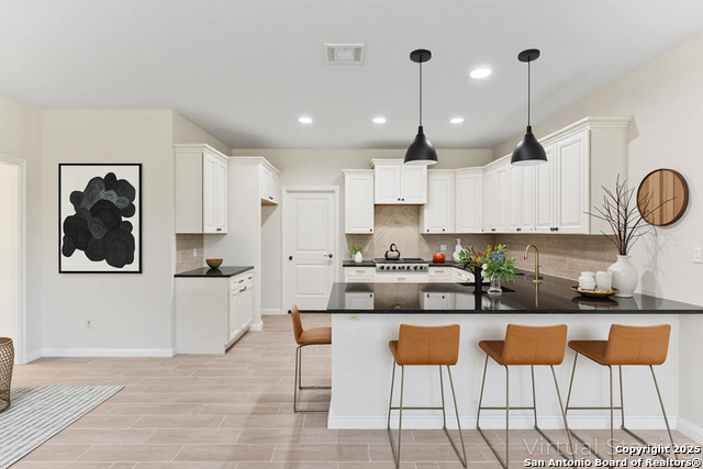 Listing photo id 14 for 319 Club View E