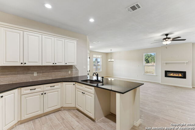 Listing photo id 20 for 319 Club View E