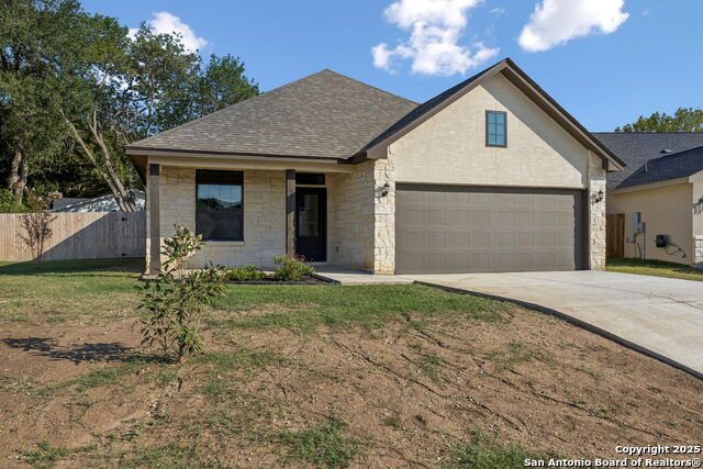 Listing photo id 1 for 319 Club View E
