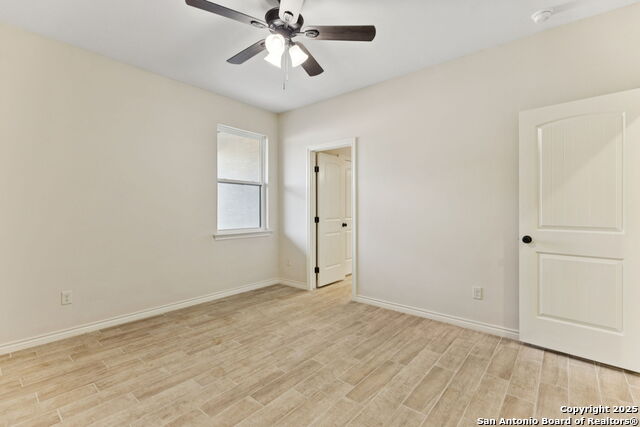 Listing photo id 30 for 319 Club View E