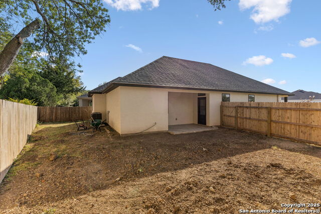 Listing photo id 44 for 319 Club View E