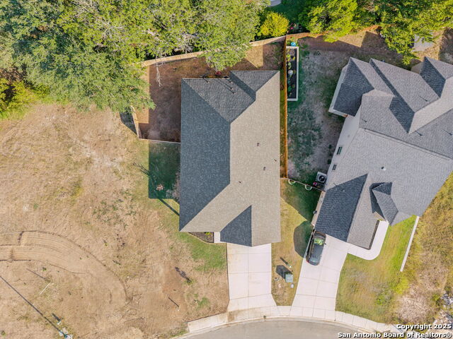 Listing photo id 45 for 319 Club View E