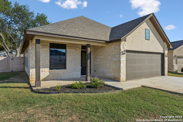 Listing photo id 3 for 319 Club View E