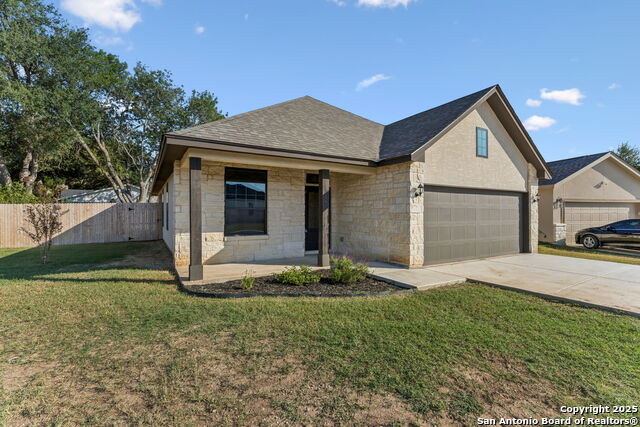 Listing photo id 4 for 319 Club View E