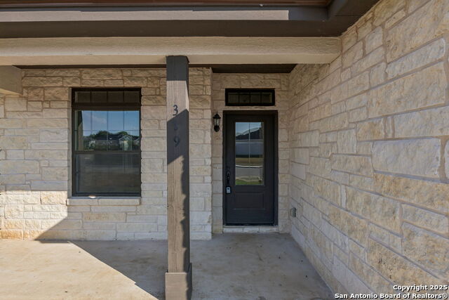 Listing photo id 5 for 319 Club View E