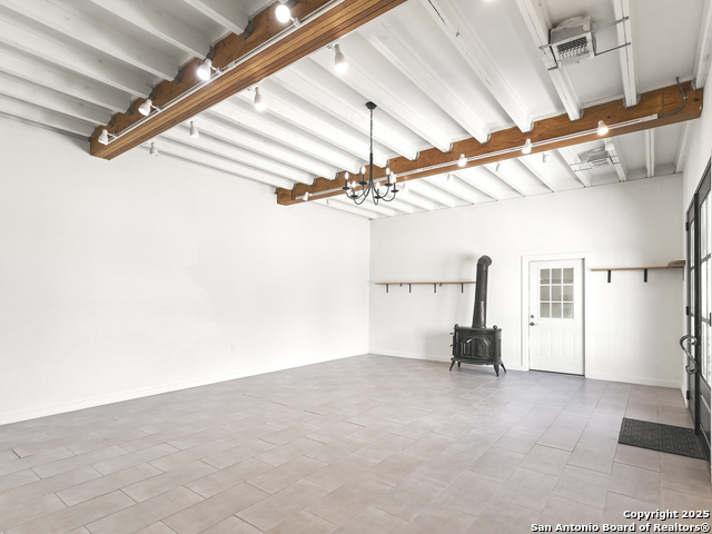 Listing photo id 9 for 512 Hondo E