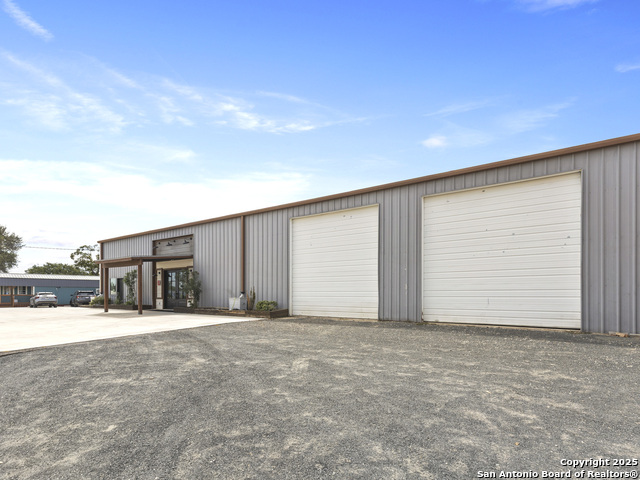 Listing photo id 12 for 512 Hondo E