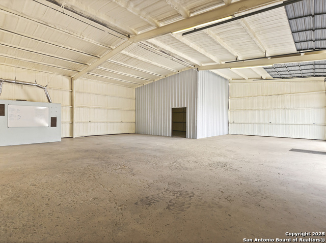 Listing photo id 1 for 512 Hondo E