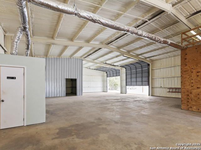 Listing photo id 2 for 512 Hondo E