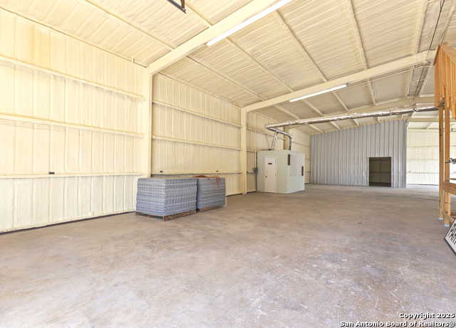 Listing photo id 5 for 512 Hondo E