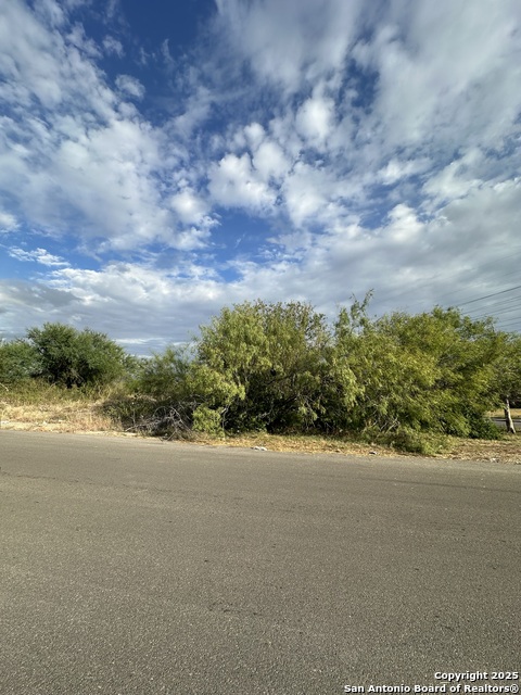 Image 3 of 6 For 718 Hampton  