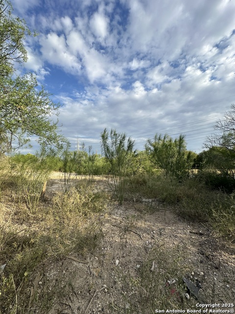 Image 4 of 6 For 718 Hampton  